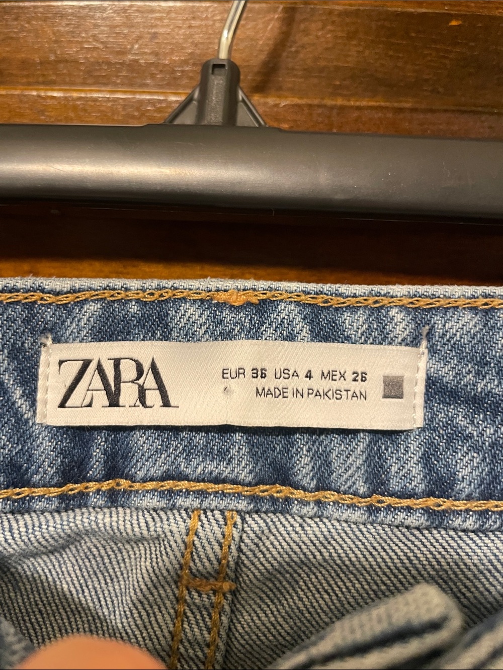 Zara High Rise Mom Jeans - Picture 5 of 7